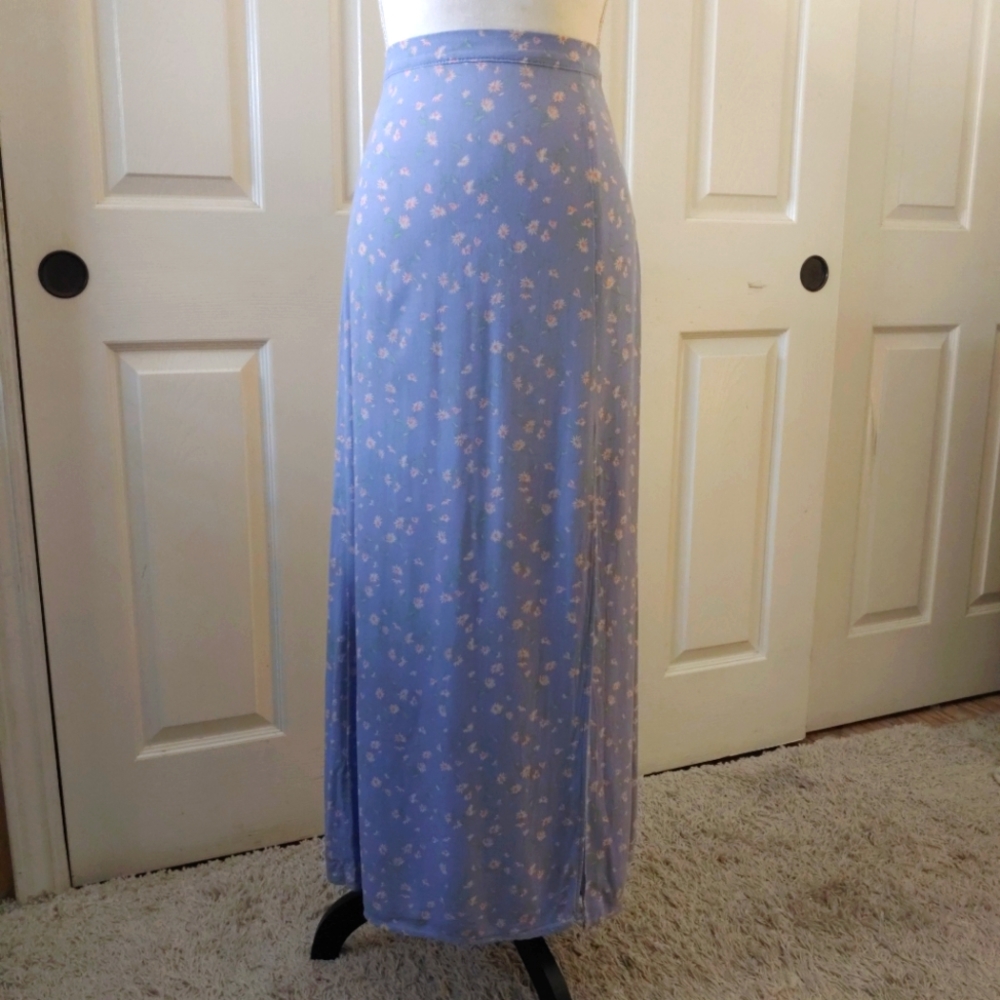 American Eagle Floral Pale Lavender Maxi Skirt With Slit Women's Size Medium